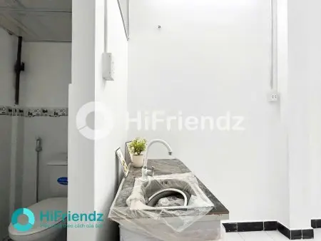 Phòng Mới Ban Công, Sẵn Máy Lạnh- Máy Giặt - Ngay Hương Lộ 2- Lê Đình Cẩn- Bình Trị Đông- Tên Lửa