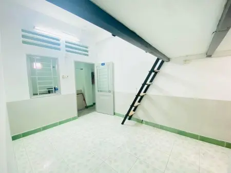 Phòng Trọ Có Gác Ngay Etown Cộng Hoà -> Gần Nhà Ga T3