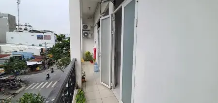 Cho Thuê Phòng Trọ Gác Cao, Có Ban Công Giá 2Tr4 Tại Lý Phục Man, Bình Thuận, Quận 7