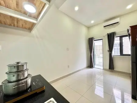 Phòng Gác Lửng, Có Ban Công Siêu Thoáng Mát, Ngay Văn Lang, Uth, Ueh,...