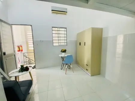 Phòng Thoáng Gác Cao Ngay Chợ Hoàng Hoa Thám. Tân Bình.