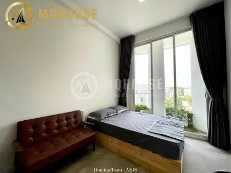 Căn Duplex Co Tv. Ban Công Thoáng Mát Có Nhiều Anh Sáng Tự Nhiên.