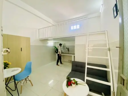 Phòng Thoáng Gác Cao Ngay Chợ Hoàng Hoa Thám. Tân Bình.