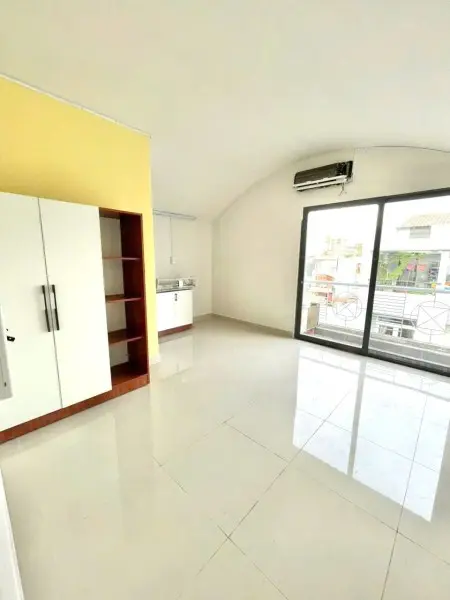 Phòng Mới – Máy Lạnh – Ban Công – Chỉ 4,2 Triệu!