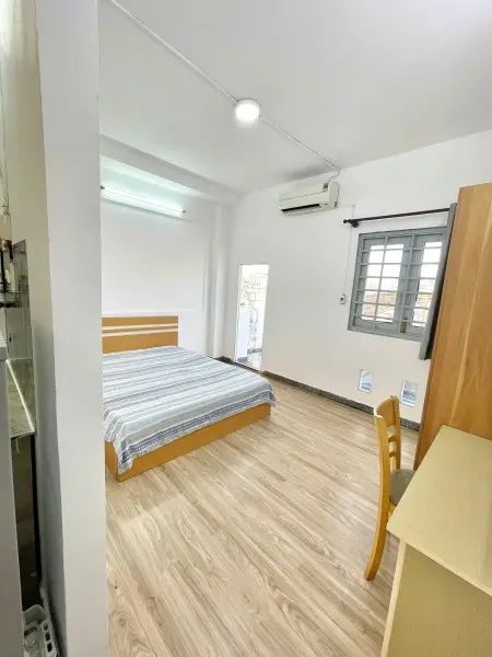 Cho Thuê Căn Hộ 1Pn Tách Bếp Có Ban Công Riêng Sát Quận 1- Huỳnh Văn Bánh, Quận Phú Nhuận