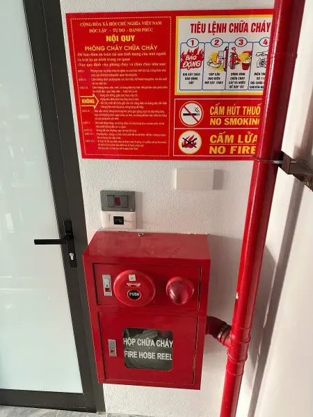 Đối Diện Cđ Fpt, Nhà Mới Xây Thang Máy Pccc Đầy Đủ, Ban Công Sáng Thoáng