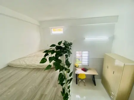 Phòng Thoáng Gác Cao Ngay Chợ Hoàng Hoa Thám. Tân Bình.
