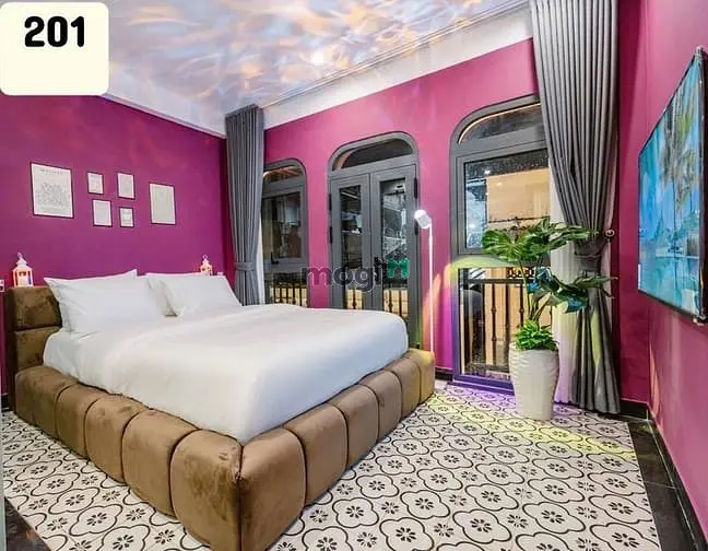 Bán Khách Sạn Ngay Emart Phan Văn Trị 5 Lầu 13P Dts 255M2 Khai Thác