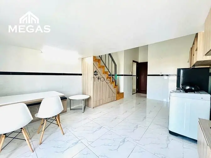 Căn Hộ Gác 2M - Ban Công Full Nội Thất 100% -Ngay Chợ Chó Trung Mỹ Tây