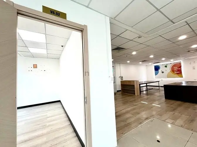 Cho Thuê Văn Phòng Sàn 200M2 Sang Trọng, Cao Cấp View Kính Tại Quận 1