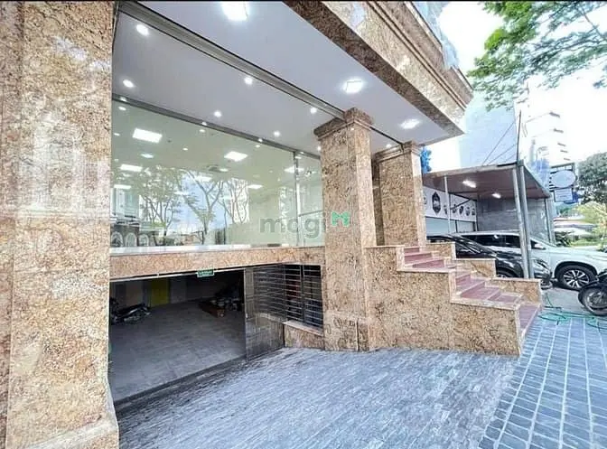 Bán Toà Nhà Mặt Phố Dịch Vọng Hậu, Dt 150 M2, 9 Tầng Uy Phong, Vị Trí