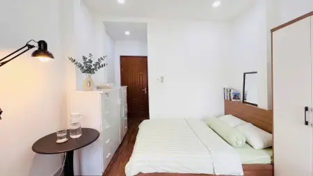 Cho Thuê Phòng Ban Công Nội Thất Mới - Bạch Đằng, Sát Phan Đăng Lưu, Phan Xích Long, Q1, Q3