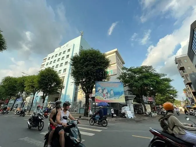 Bán Nhà Góc 2Mt 822 Sư Vạn Hạnh, Khu Bệnh Viện, Trường Đh Đông Đúc