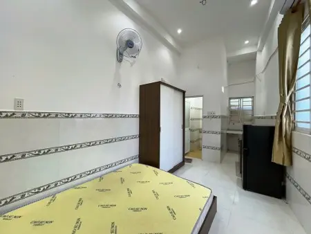 Phòng Trệt Full Nội Thất Ngay Đh Nguyễn Tất Thành Trống Sẵn Y Hình Ở Liền Hôm Nay, Hẻm Cụt An Ninh