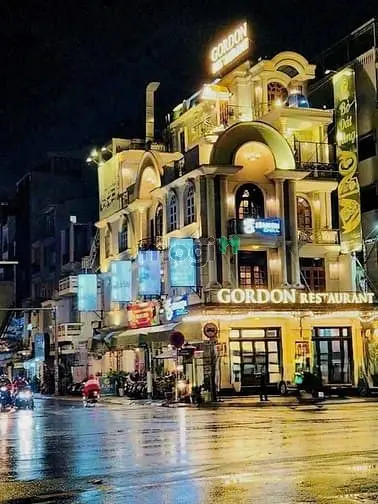 Bán Tòa Nhà Góc 2 Mặt Tiền Đắt Giá Võ Văn Kiệt – Trần Đình Xu