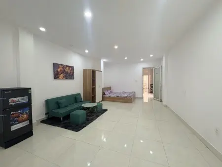 Ccho Thuê Phòng Ban Công - Rộng 50M2