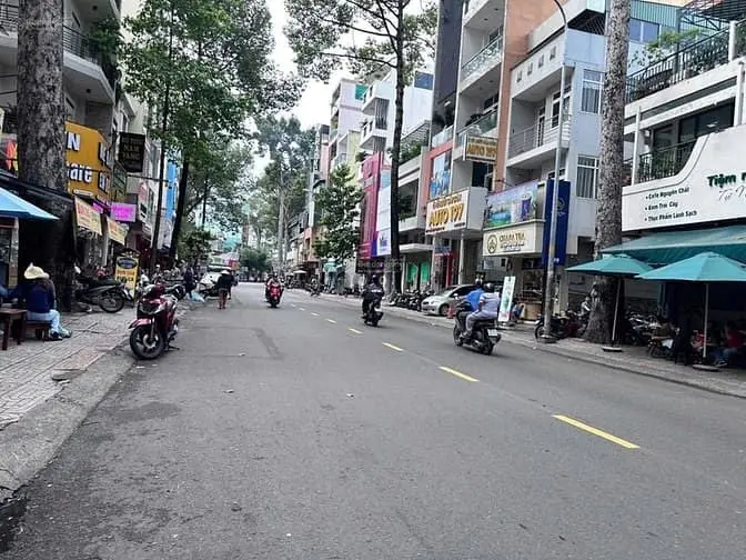 Bán Nhà Mặt Tiền Đường Trần Phú- Quận 5. Dt: 4 X11(2 Tầng)