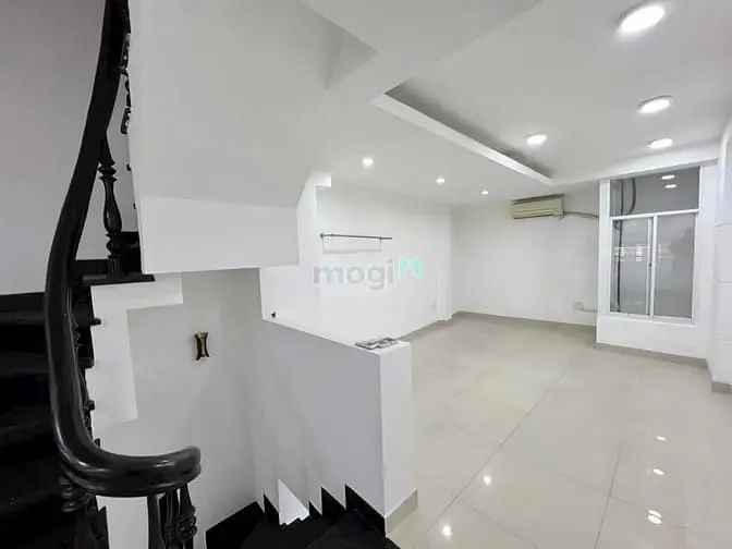 Bán Nhanh Nhà 3 Lầu St 5Pn Hẻm 3M Huỳnh Tấn Phát Cách Quận 1 Chỉ 3P