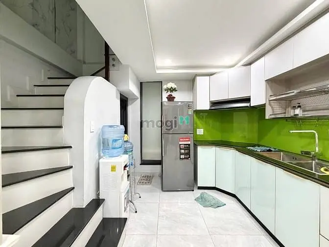 Phú Nhuận _Hẻm Xe Hơi _ Gần 40M2 _5 Tầng _ 3Pn Rộng _ Ngay Khu Phan Xí