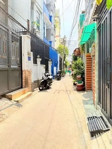 Hơn 1T590 - 32M2 - Full Nội Thất - Khu Vực Đường Hoa Phan Xích Long -