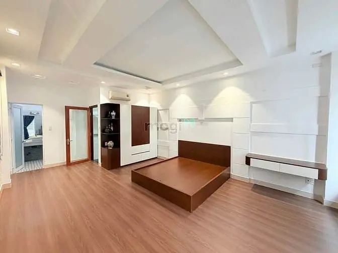 Bán Gấp Nhà Đường Lê Văn Sỹ, Quận 3, 4 Tầng, Giá 2 Tỷ 180 Triệu. Diện