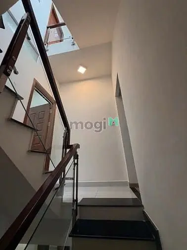 42M2 - Ngay Chợ Bà Chiểu - Hẽn 4M - Gần Mặt Tiền - 3 Tầng - Bình Thạn