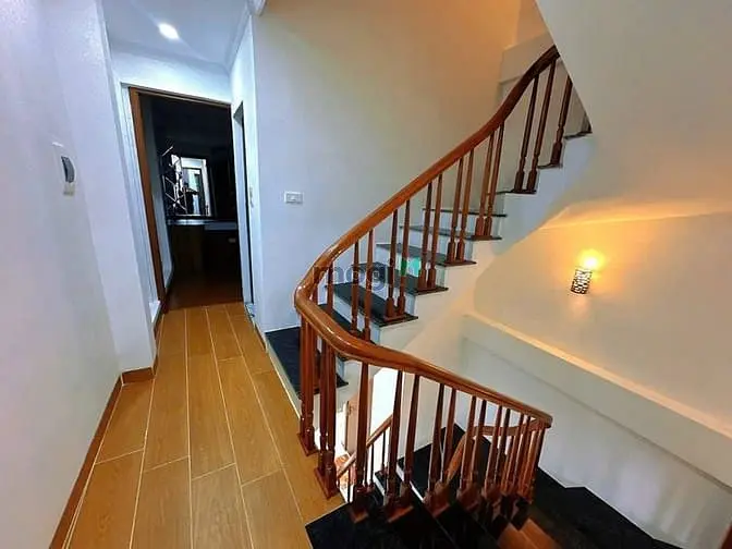 Bán Nhà Đông Ngạc 40M 5 Tầng, Ngõ Kinh Doanh Giá 8 Tỷ