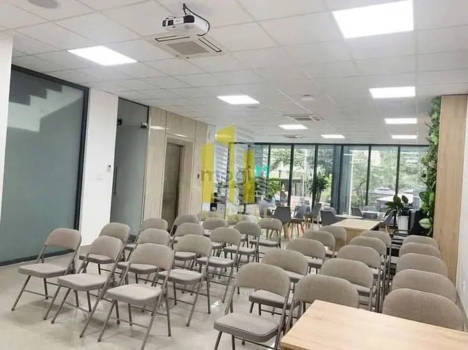 Cho Thuê Tòa Văn Phòng 5 Lầu Giá 160 Triệu - Thang Máy Đường Trần Não