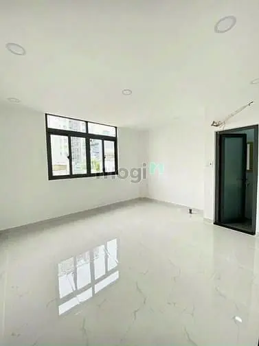 Bán Gấp Nhà Hẻm Xe Hơi Hoà Bình 4,5M X 8M Nở Hậu 2Pn 3Wc Có Sổ Hồng