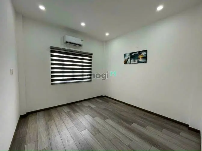 Nhà Mới Hoàn Công Hẻm Chế Lan Viên Q. Tân Phú 3,7Mx13M 3Pn 3Wc