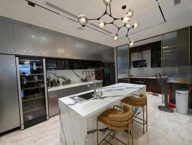 Biệt Thự Nguyễn Trọng Tuyển– Phú Nhuận – 160M² (8×20) – Hầm + 4 Tầng