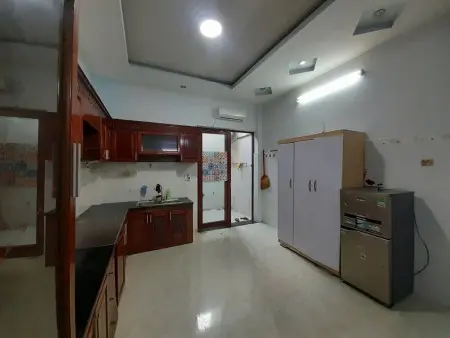 Phòng Full Nội Thất, Gần Khu Pm Quang Trung, Đh Fpt, Sân Bay, Gym, Spa, Siêu Thị, Chợ, Giếng Trời