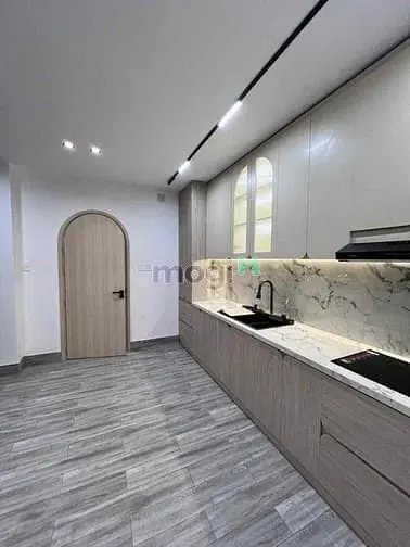 Giá 25Tr - Cho Thuê Nhà Góc 2Mặt Tiền Hẻm 51 Nguyễn Trãi, Q5 - 5Tầng