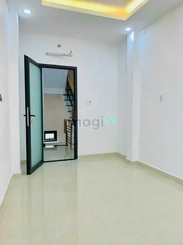 Nhà Hẻm Xe Hơi Huỳnh Mẫn Đạt Q.5 3,2M X 9M 2Pn 2Wc