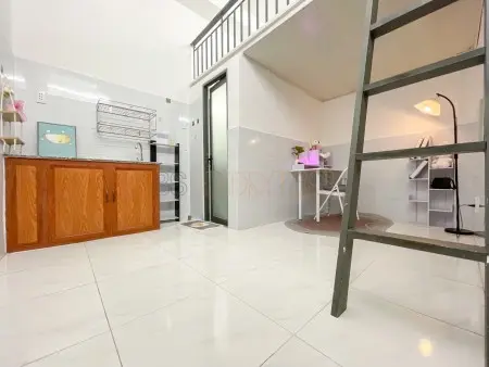 Phòng Gác Cao Gần Iuh, Cv Làng Hoa