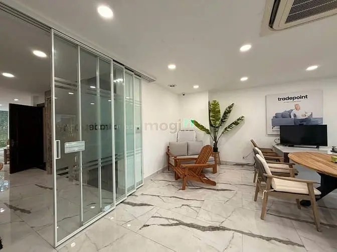 Nhà Phố Nguyễn Cơ Thạch, Sala, 1 Hầm 5 Tầng, 693M2, Chỉ 175Tr/Tháng