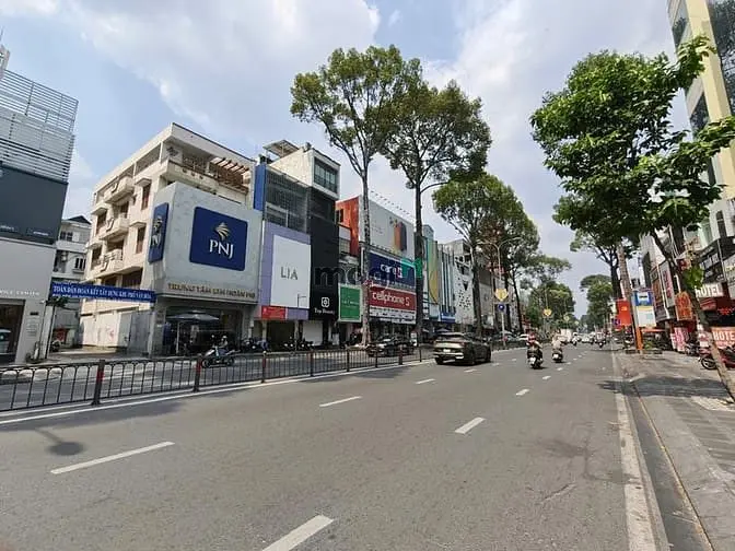 Cho Thuê Góc 2Mt 296 Ba Tháng Hai, Gần Tttm Vạn Hạnh Mall