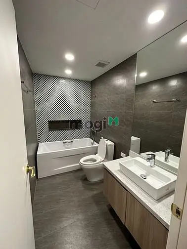 Cho Thuê Chung Cư 1Ngủ 1 Khách Trúc Bạch *Full Đồ Cao Cấp - Thang Máy*