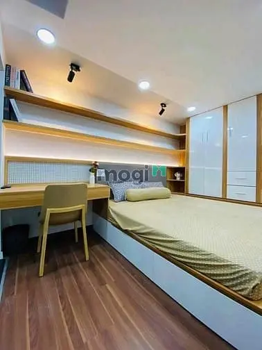 Cho Thuê Nhà 3 Phòng Ngủ Full Nội Thất Đường Sư Vạn Hạnh, P.10, Q10