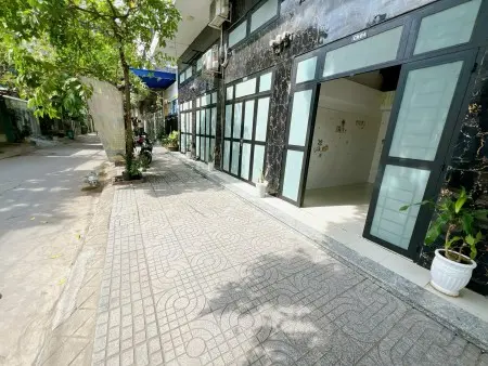 Phòng Studio Có Gác, Nội Thất Cơ Bản Như Hình. Nằm Kiot Trệt Siêu Thuận Lợi. Ngay Hoàng Diệu 2