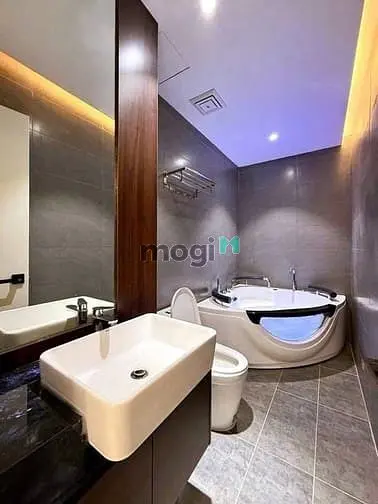 Chủ Định Cư Nước Ngoài Cần Bán Gấp Biệt Thự Ngay Cao Thắng, Q.10 Shr