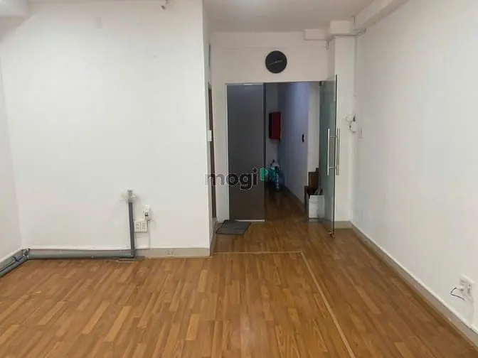 Giá 22Triệu - Mặt Bằng Mặt Tiền Nguyễn Ngọc Lộc, Q10 - Trệt Lầu