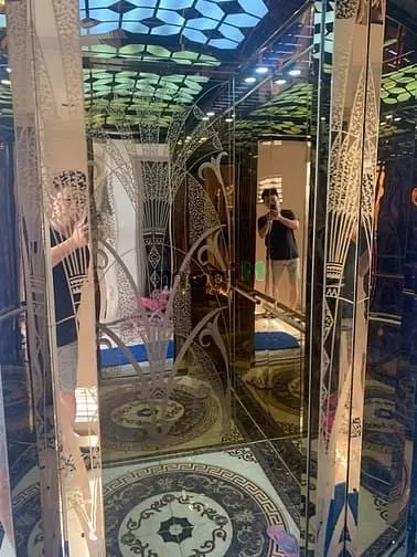 Cho Thuê Tòa Nhà Góc 2Mt 50-52 Ngô Quyền - Có Sẵn Pccc, Gần Chợ