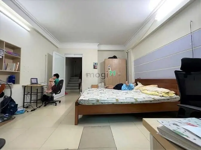 Bán Gấp Nhà Cv Hòa Bình, Dt 40M, 4 Tầng, Lô Góc Ngõ Thông Ba Gác Phi.