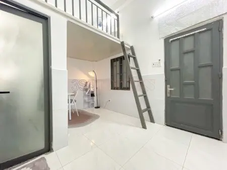 Phòng Gác Cao Gần Iuh, Cv Làng Hoa