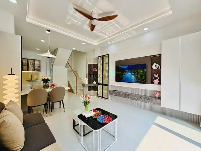 Chủ Muốn Bán Căn Nhà Ngay Mặt Tiền Đường Đinh Tiên Hoàng Q1