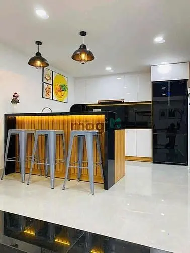 Cho Thuê Nhà 3 Phòng Ngủ Full Nội Thất Đường Sư Vạn Hạnh, P.10, Q10