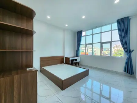 Cho Thuê Phòng Ngay Khu Vực Trung Tâm Rộng Thoáng Cửa Sổ Trời Lớn Full Nội Thất