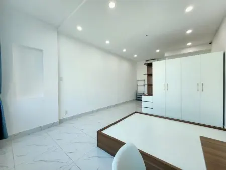 Cho Thuê Phòng Ngay Khu Vực Trung Tâm Rộng Thoáng Cửa Sổ Trời Lớn Full Nội Thất