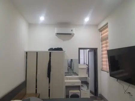 Phòng Cho Bạn Nữ Thuê. Ở Được 2 Bạn. 1 Xe Gắn Máy Trong Nhà ..Thuận Tiện Cho Các Bạn Làm Ở Quận 3.